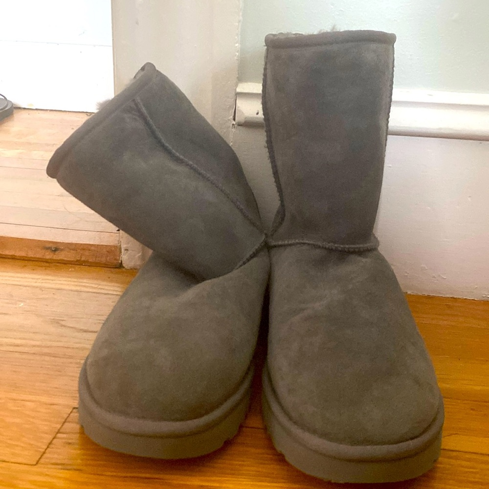New UGG grey ankle boots : Classic Short II